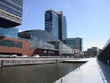 Passenger Terminal Amsterdam (Amsterdam) http://www.ptamsterdam.com/ (auf Englisch)