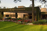 The Houstonian Hotel (Houston, TX) http://www.houstonian.com/ (auf Englisch)