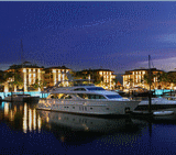 Royal Phuket Marina (Phuket) http://www.royalphuketmarina.com (en anglais)
