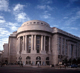 Ronald Reagan Building and International Trade Center (Washington D.C.) http://www.itcdc.com/ (auf Englisch)