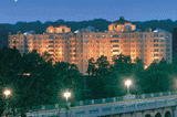 Omni Shoreham Hotel (Washington D.C.) http://www.omnihotels.com (auf Englisch)